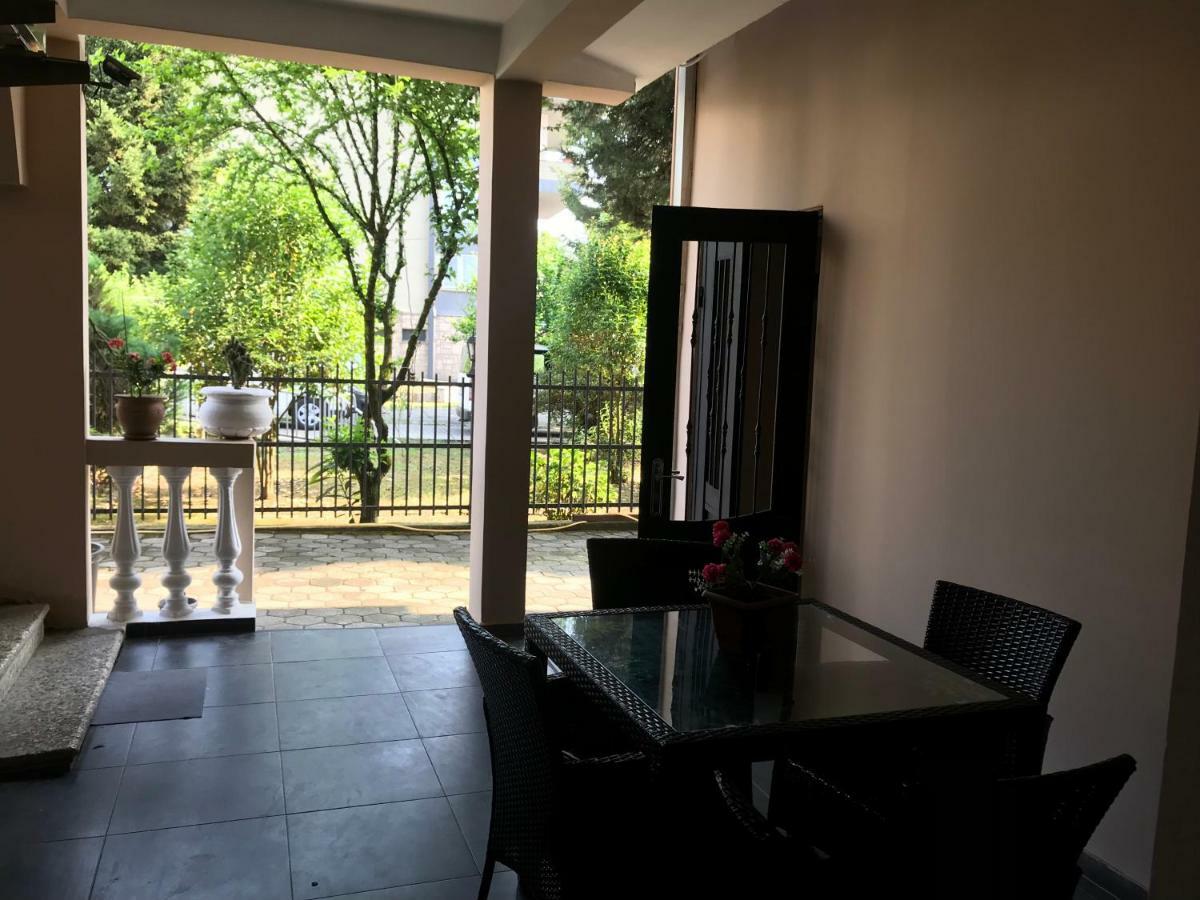 Guest House Nina Kobuleti Exterior foto